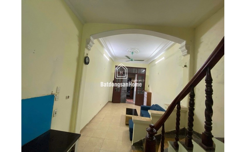 Cho thuê nhà nguyên căn ngõ 327 Trần Đại Nghĩa, 4 tầng, 30m2, 2 ngủ, chỉ 9tr - Full nội thất